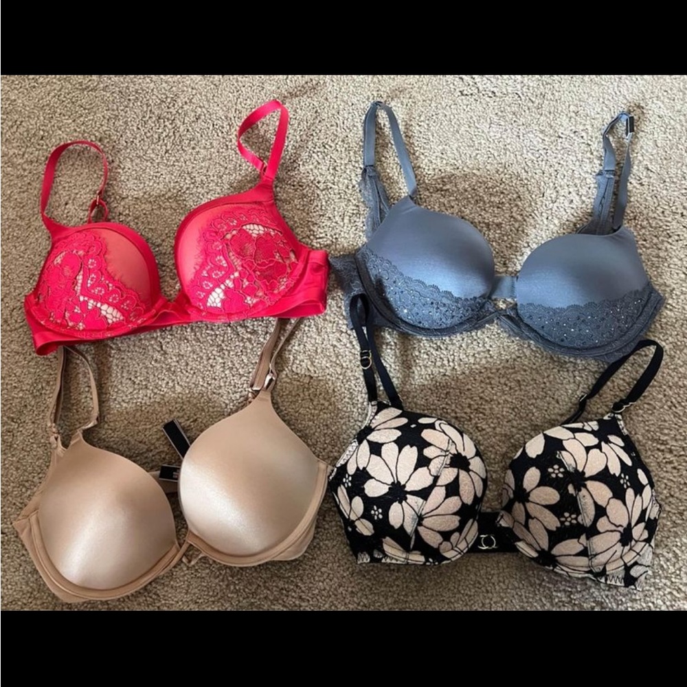 Victoria’s Secret size 32c bras